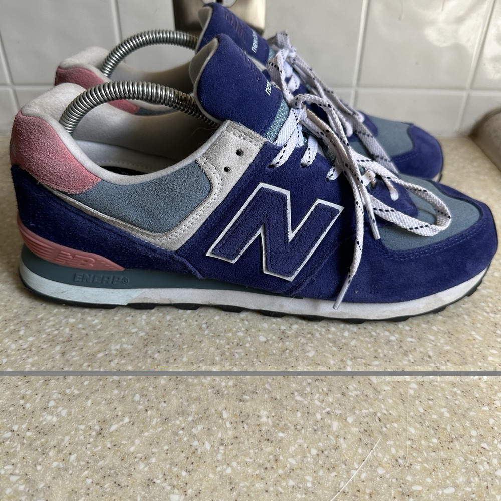 New Balance 574 - ML574GD2 - Navy Blue And Pink - Men's size 10.5 U.S. - NICE